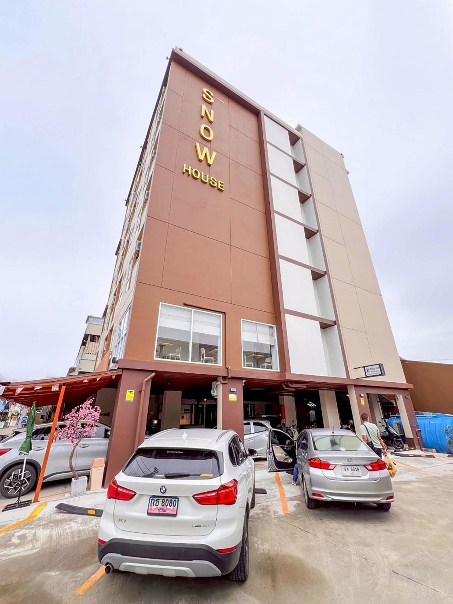 Hotel Snow House Buriram Exterior foto